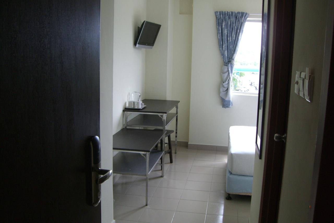 Linkway Hotel Nusajaya  Exteriör bild