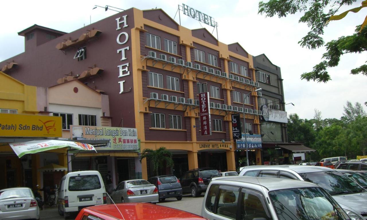Linkway Hotel Nusajaya  Exteriör bild